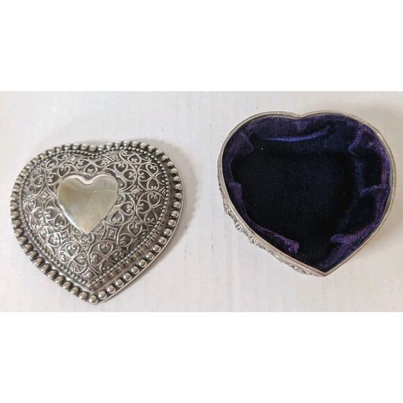 Vintage Filigree Silver Tone Metal Heart Shaped Jewelry Trinket Box Lined Ornate - Picture 2 of 7